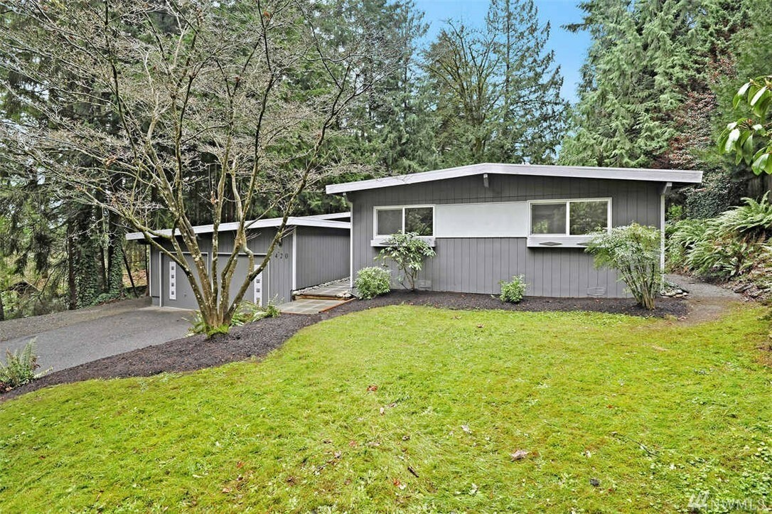 Property Photo:  420 SW Forest Dr  WA 98027 