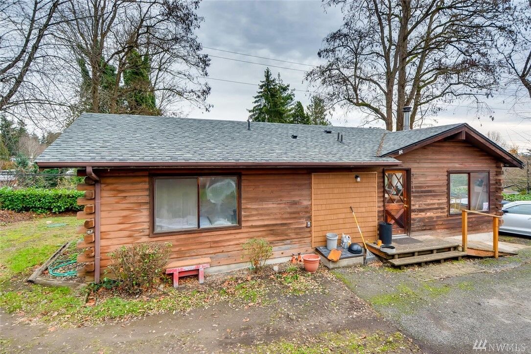 Property Photo:  20437  Des Moines Memorial Drive S  WA 98198 