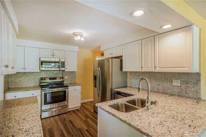 Property Photo: 31743 8th Ave S WA 98003
