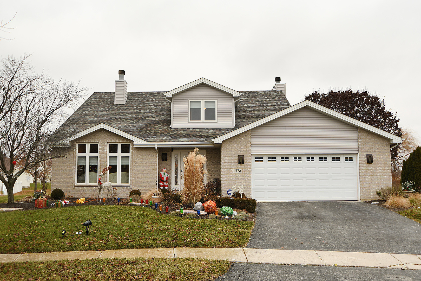 Property Photo:  1372 Pheasant Chase Circle  IL 60401 