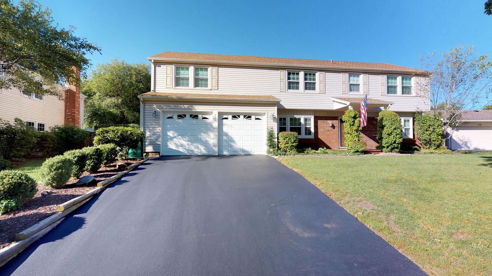 Property Photo:  326 Regent Drive  IL 60089 
