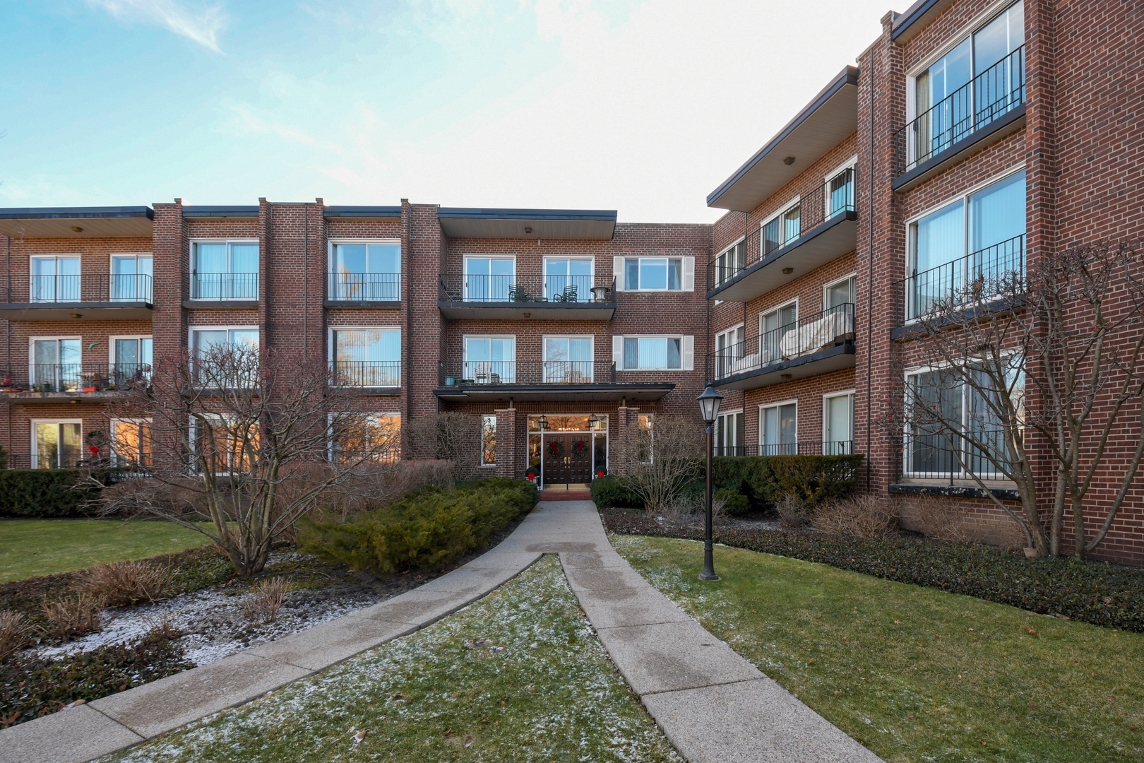 Property Photo: 1290 North Western Avenue 312 IL 60045