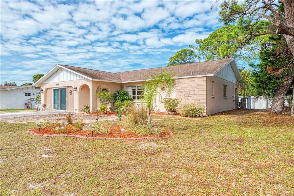 Property Photo: 1170 S Venice Boulevard FL 34293
