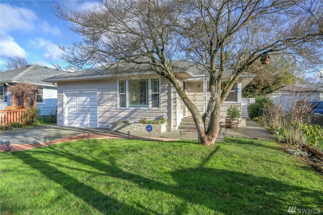 Property Photo:  1742 Snyder Ave  WA 98312 