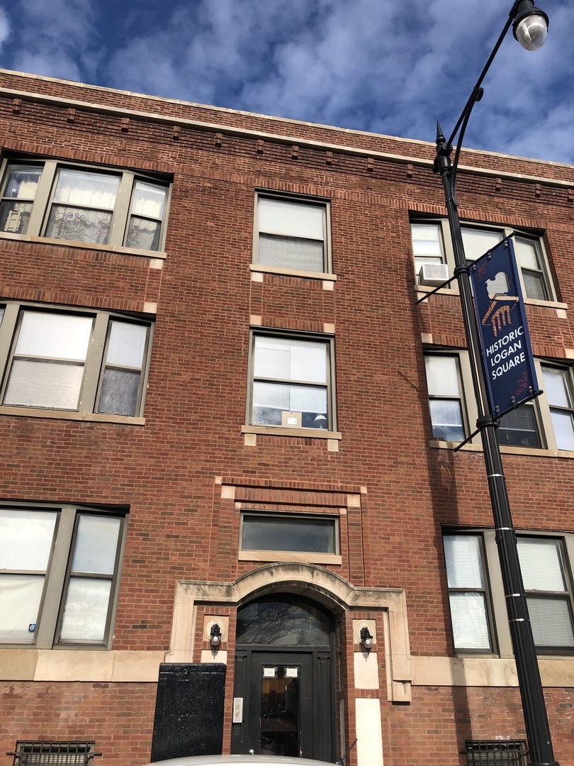 Property Photo: 3144 West Fullerton Avenue 2 IL 60647