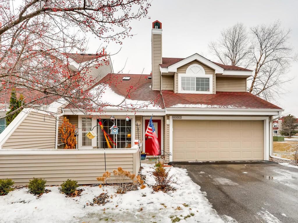Property Photo:  2000 Shenandoah Court H  MN 55447 