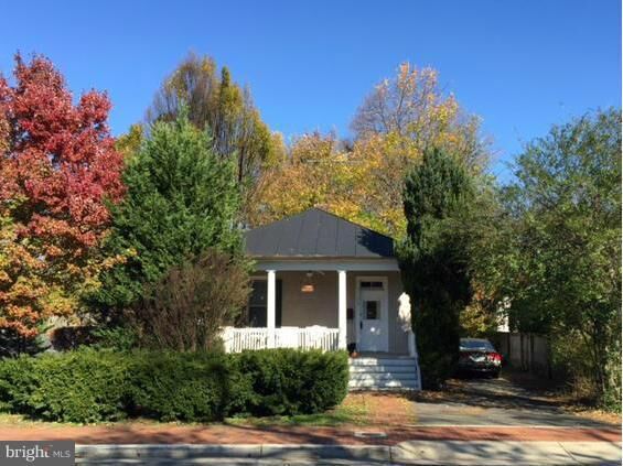 Property Photo: 214 Loudoun Street SW VA 20175