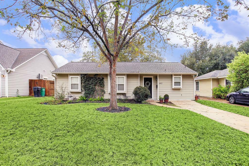 Property Photo:  1917 Althea Drive  TX 77018 