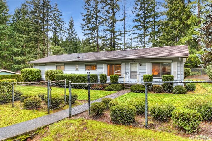 Property Photo: 206 SW 355th Place WA 98023