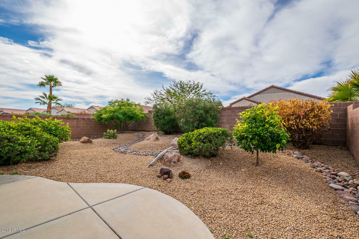 Property Photo:  18510 N Borgata Drive  AZ 85374 