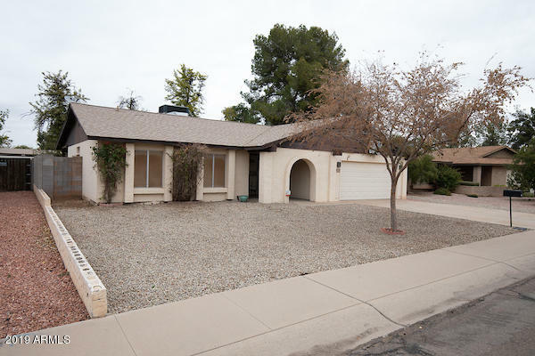 Property Photo:  932 W La Jolla Drive  AZ 85282 