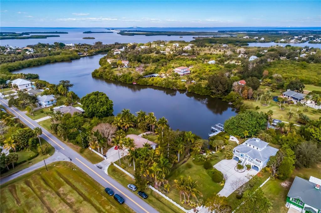 Property Photo:  890 Bayshore Drive  FL 34250 