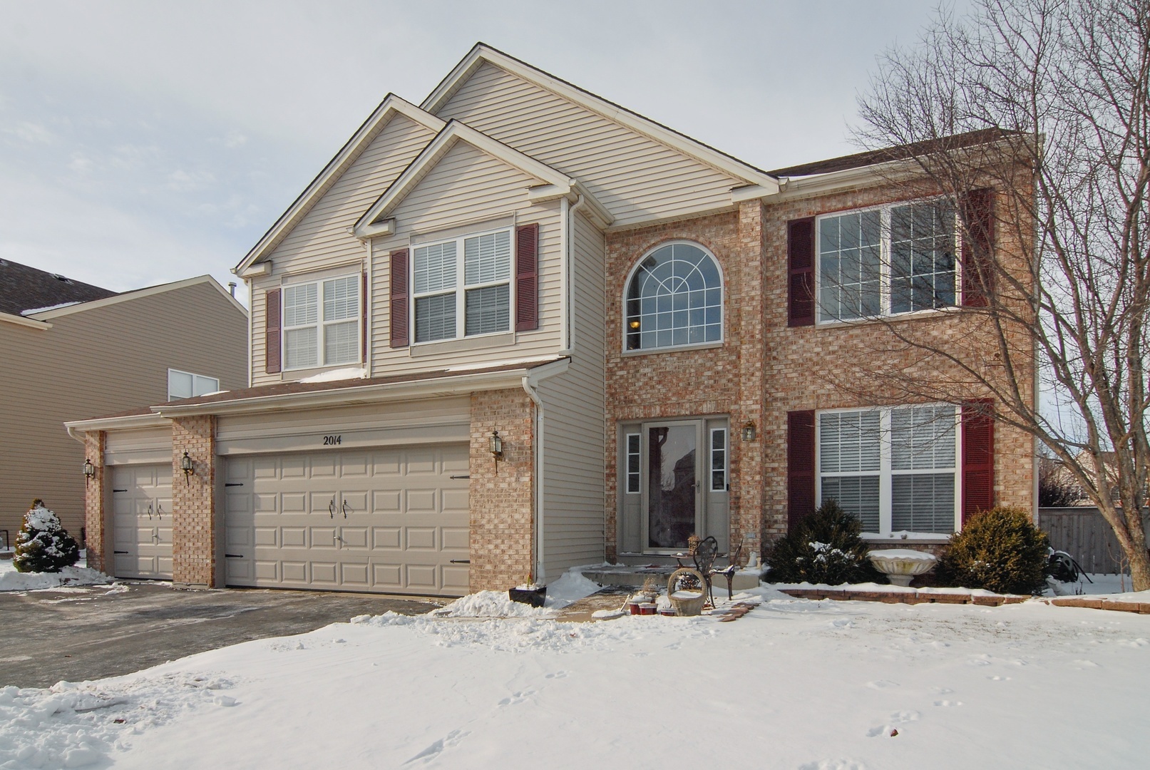 Property Photo: 2014 Crosswind Drive IL 60586