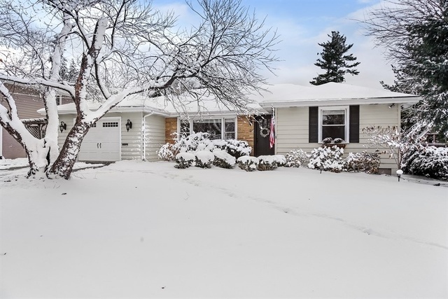 Property Photo:  402 Western Avenue  IL 60514 