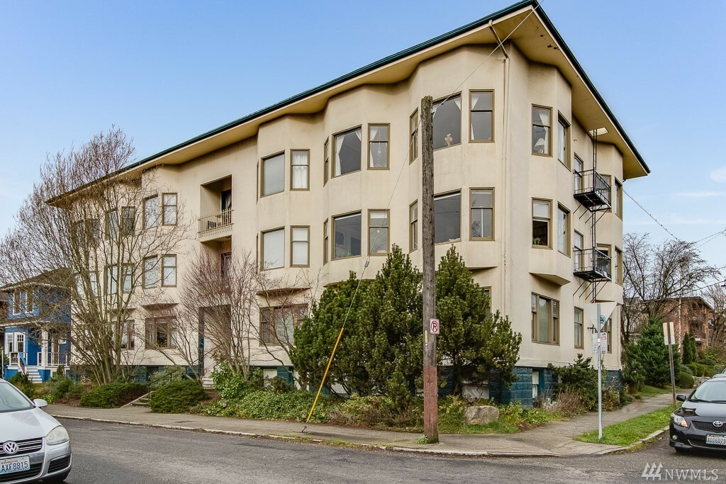Property Photo: 1414 E Harrison St L WA 98112