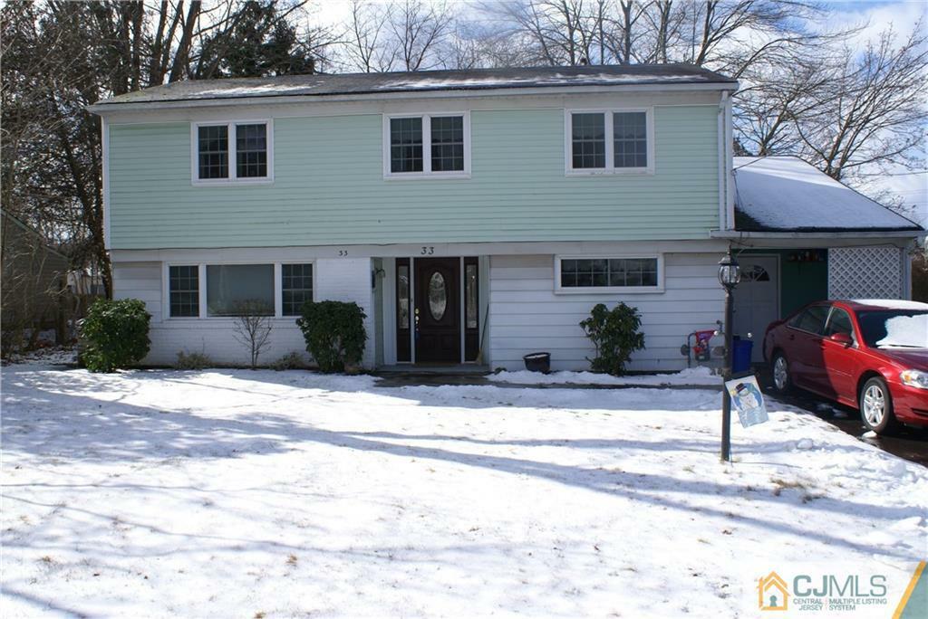 Property Photo:  33 Farmbrook Drive  NJ 08857 