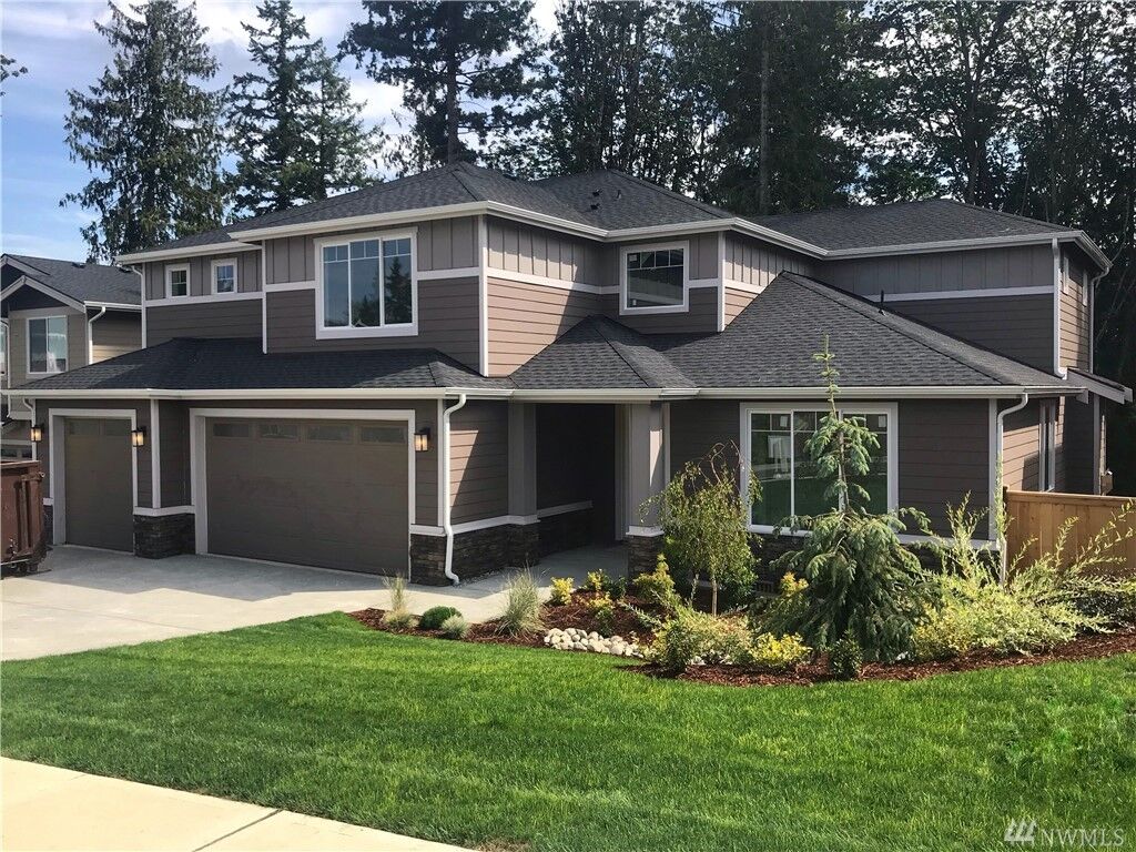 Property Photo:  940 10th Place NW  WA 98027 
