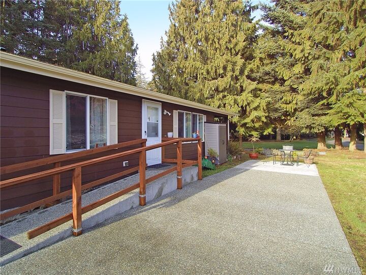 Property Photo:  292 Heather Cir  WA 98382 