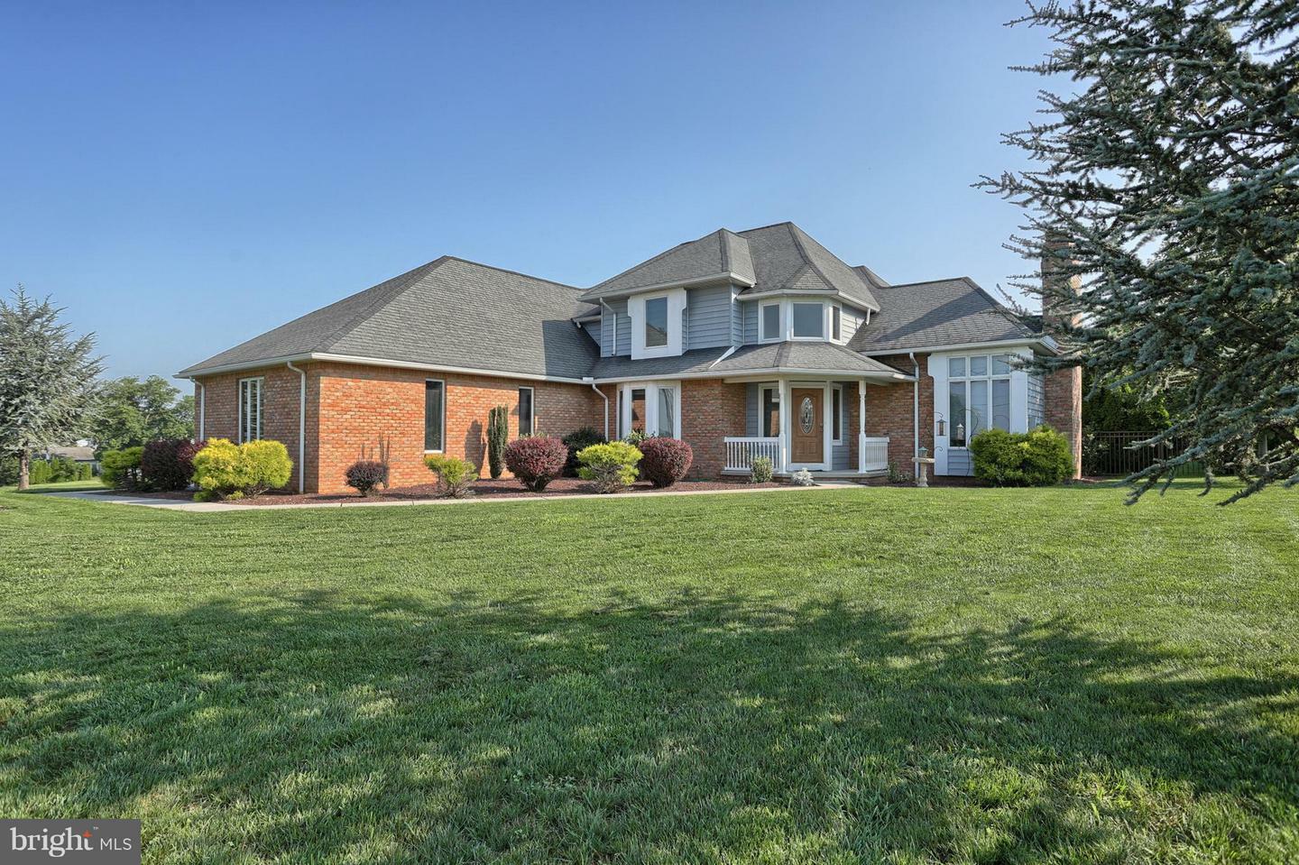 Property Photo: 352 S Lingle Avenue PA 17078