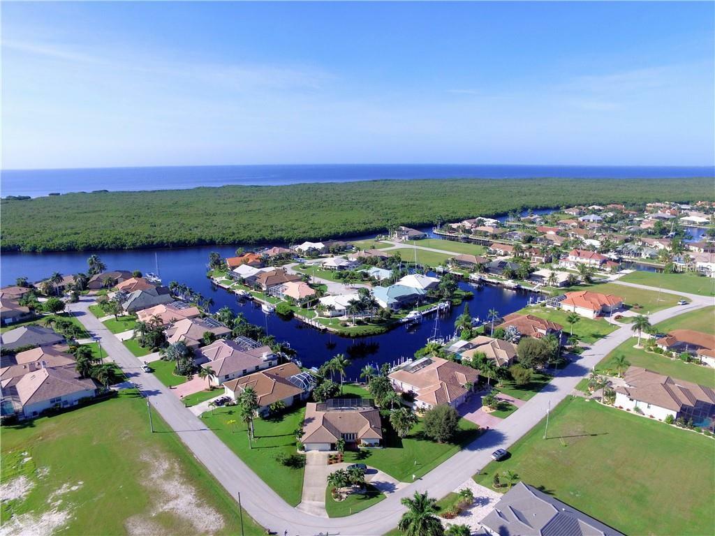 Property Photo:  1447 Casey Key Drive  FL 33950 