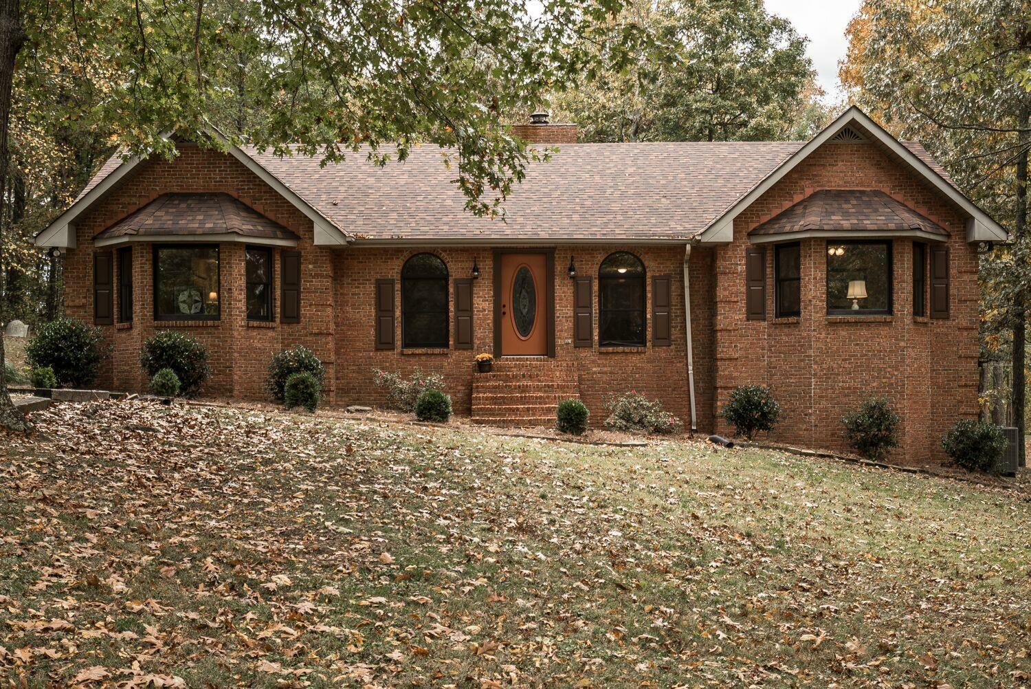 Property Photo: 1008 S Ridge Dr TN 37148