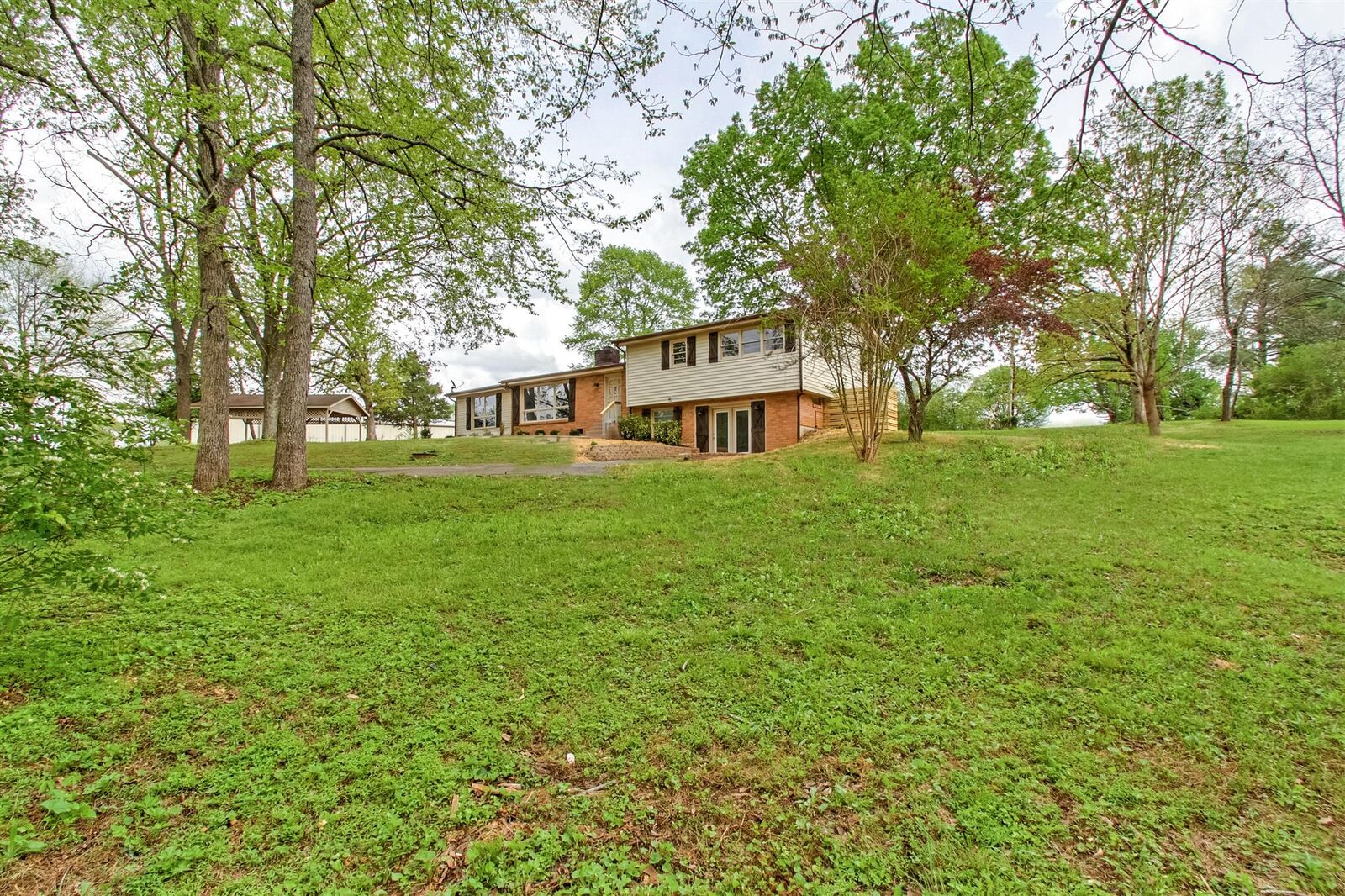 Property Photo:  1895 Fairview Blvd  TN 37062 