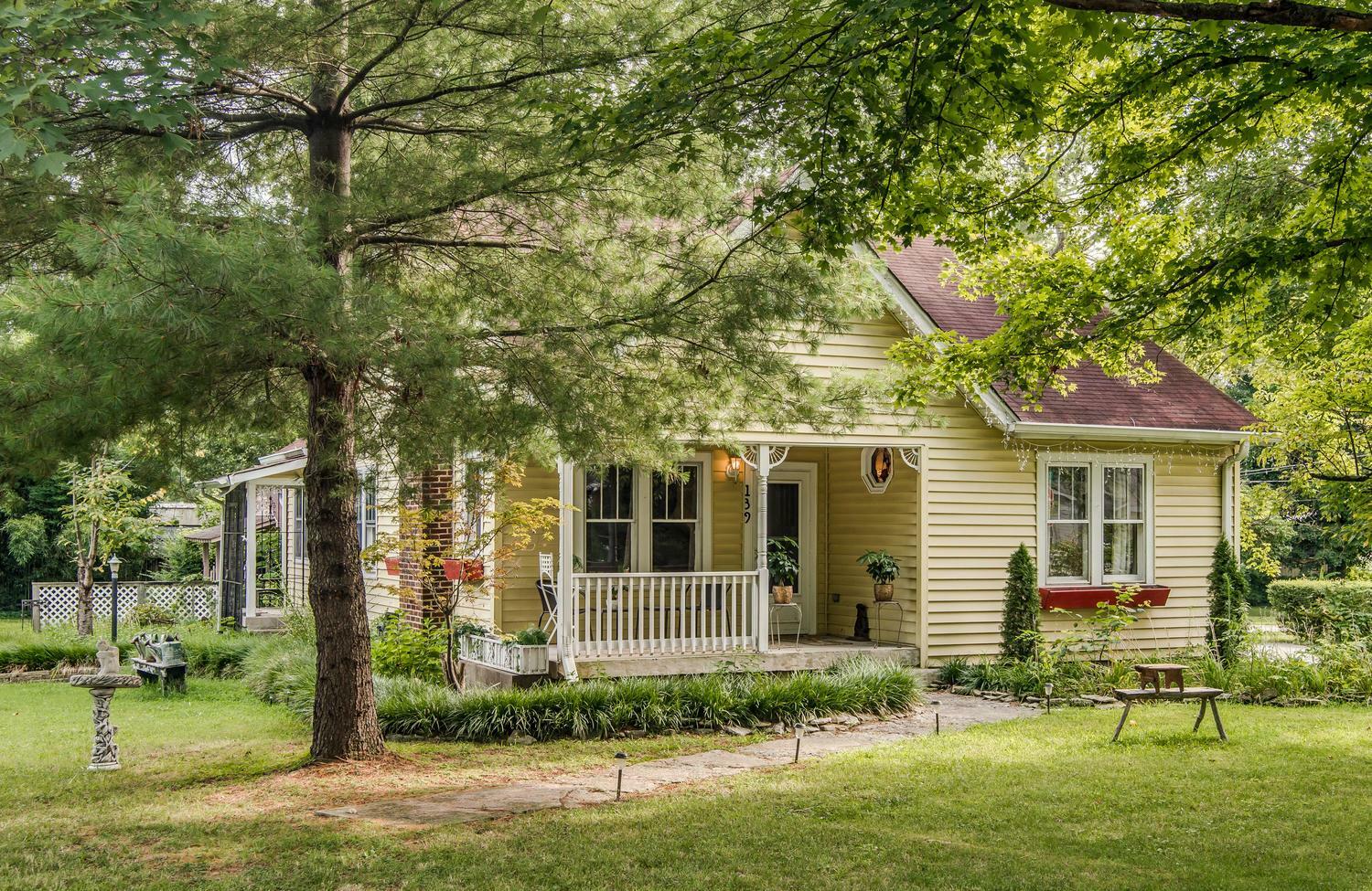 Property Photo:  139 Coles Ferry Rd  TN 37066 
