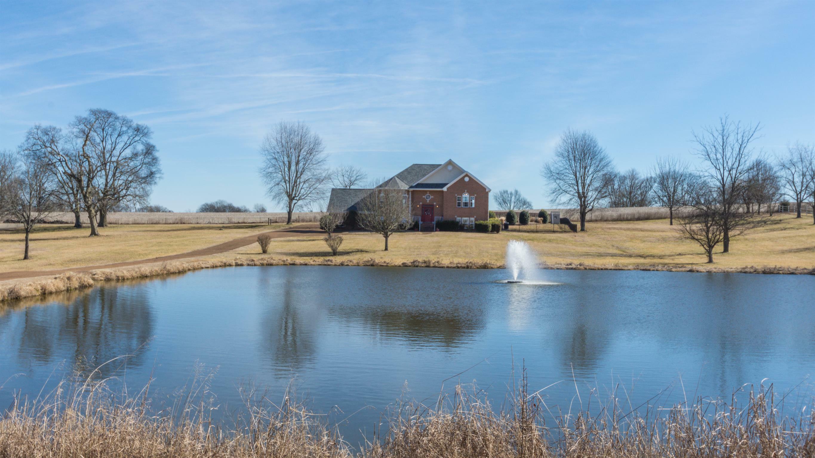 Property Photo: 1031 Roundtree Dr TN 37066