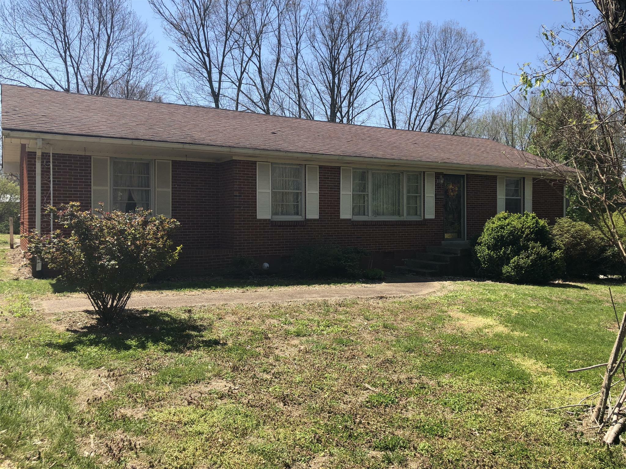 Property Photo:  401 S Pawnee Dr  TN 37172 