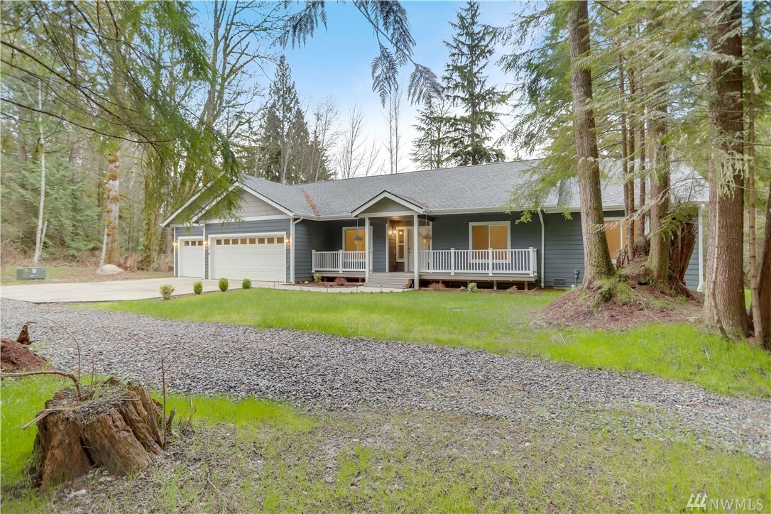 Property Photo:  7814 206th Dr SE  WA 98290 