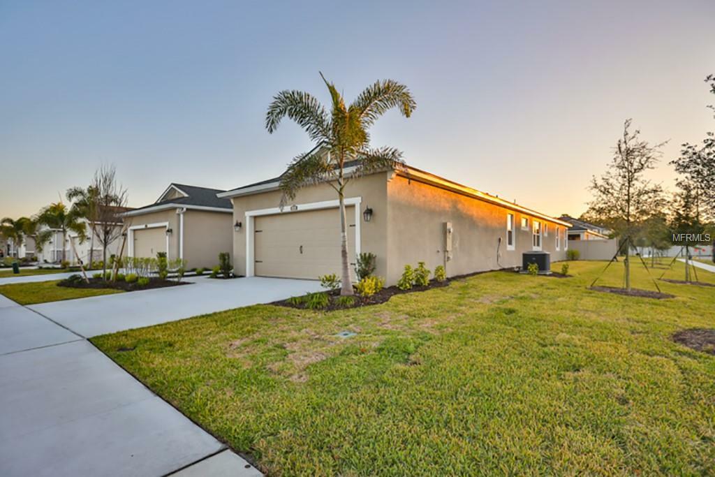 Property Photo:  10320 Planer Picket Drive 292  FL 33569 