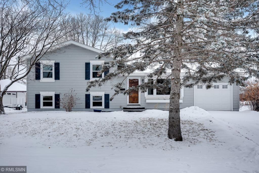 Property Photo:  9425 Northwood Parkway  MN 55111 
