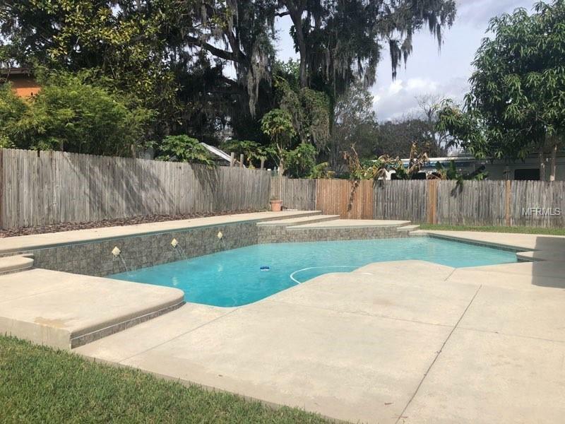 Property Photo:  8636 Contoura Drive  FL 32810 