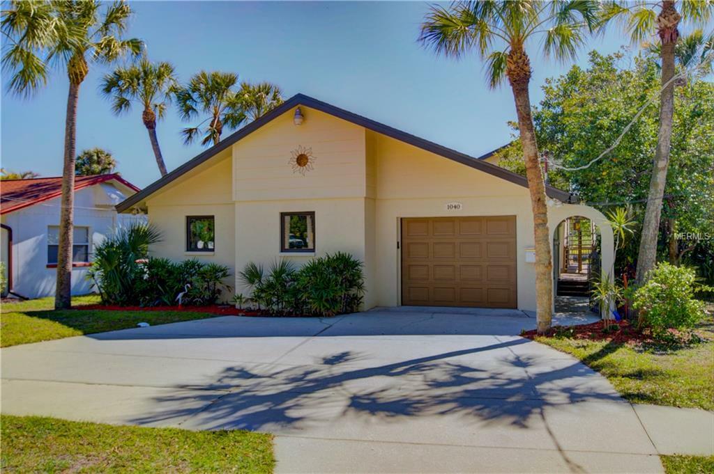 Property Photo:  1040 Sylvan Drive  FL 34234 