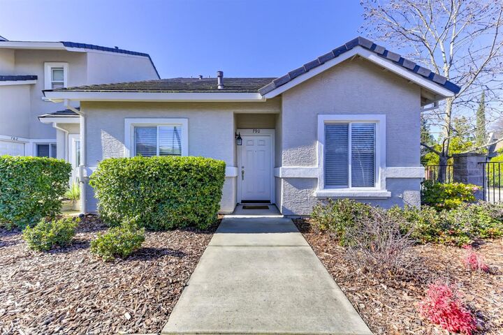 790 Shasta Oaks Court  Roseville CA 95678 photo