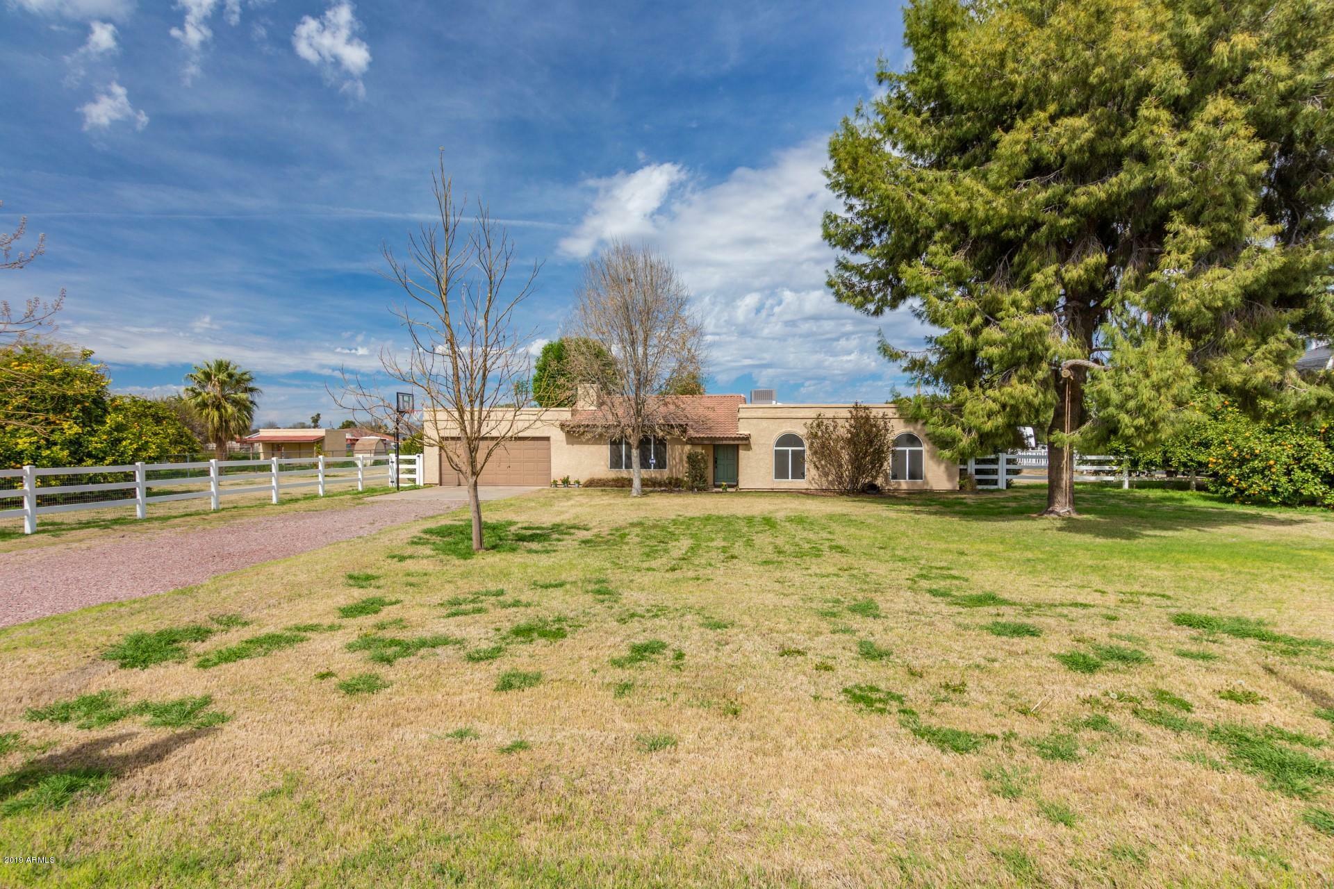 Property Photo:  18632 E Via De Arboles --  AZ 85142 