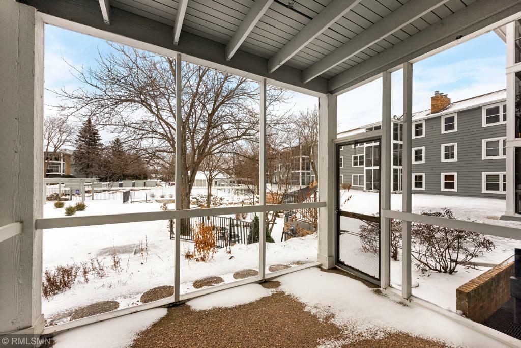 Property Photo:  3030 Saint Albans Mill Road 112  MN 55305 