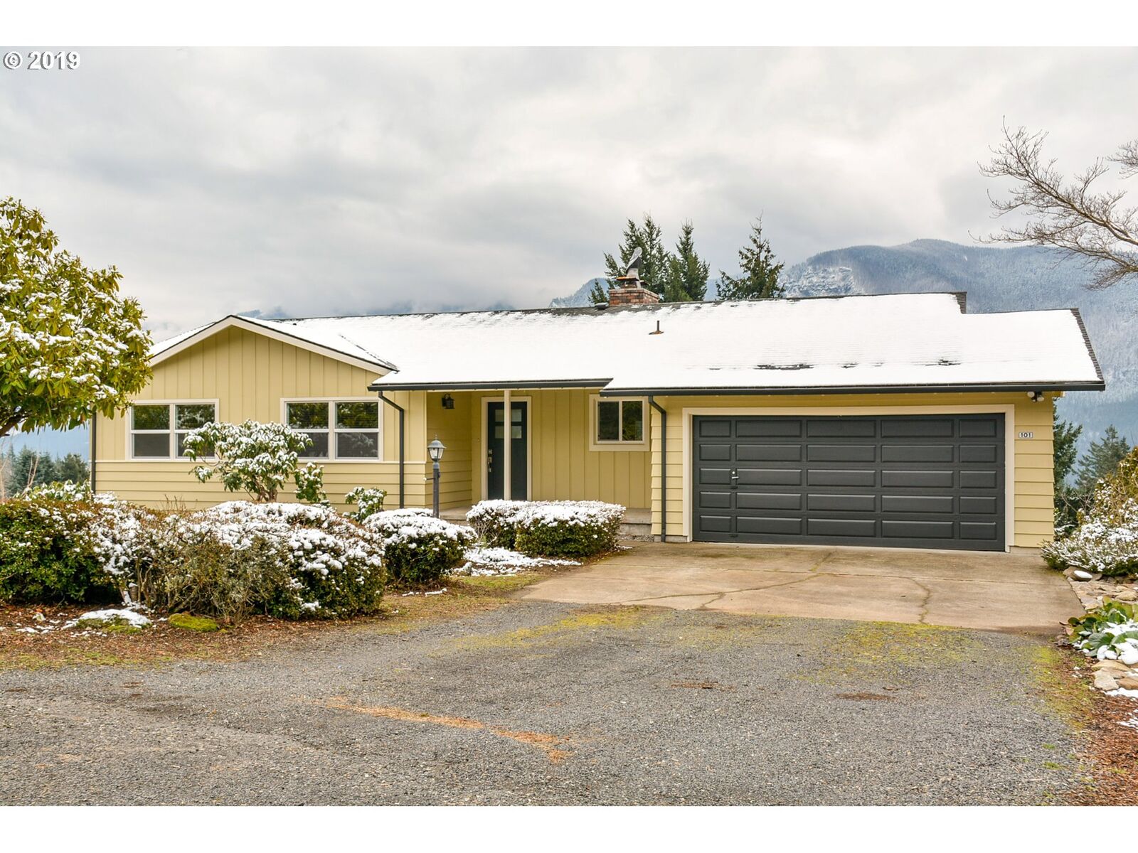Property Photo: 101 Allen St WA 98610