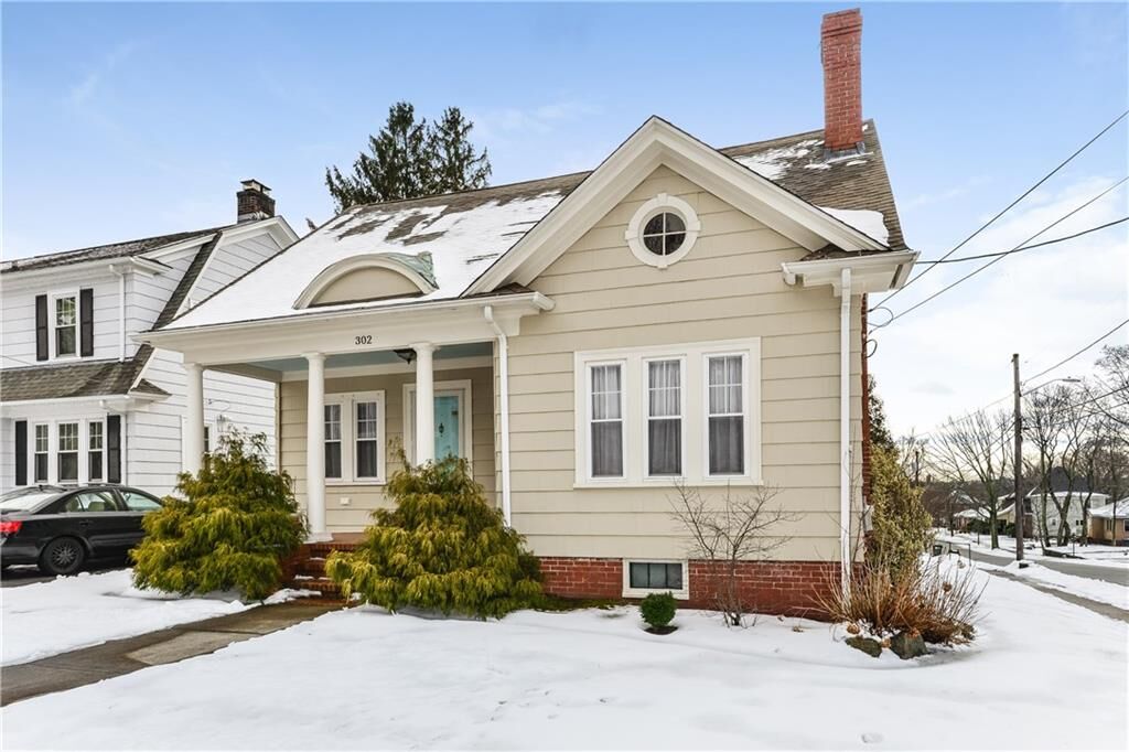 Property Photo:  302 Eaton St  RI 02908 