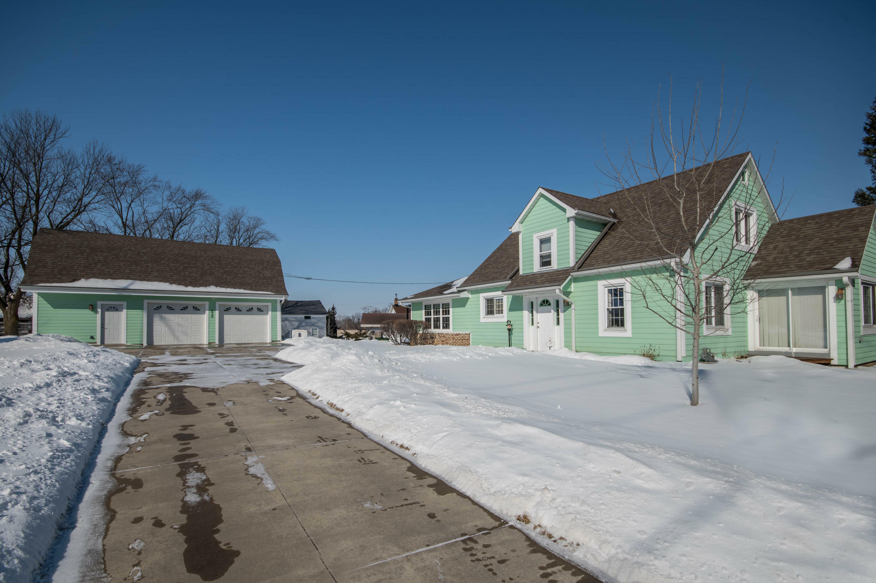 Property Photo:  206 S Menomonee St  WI 53091 