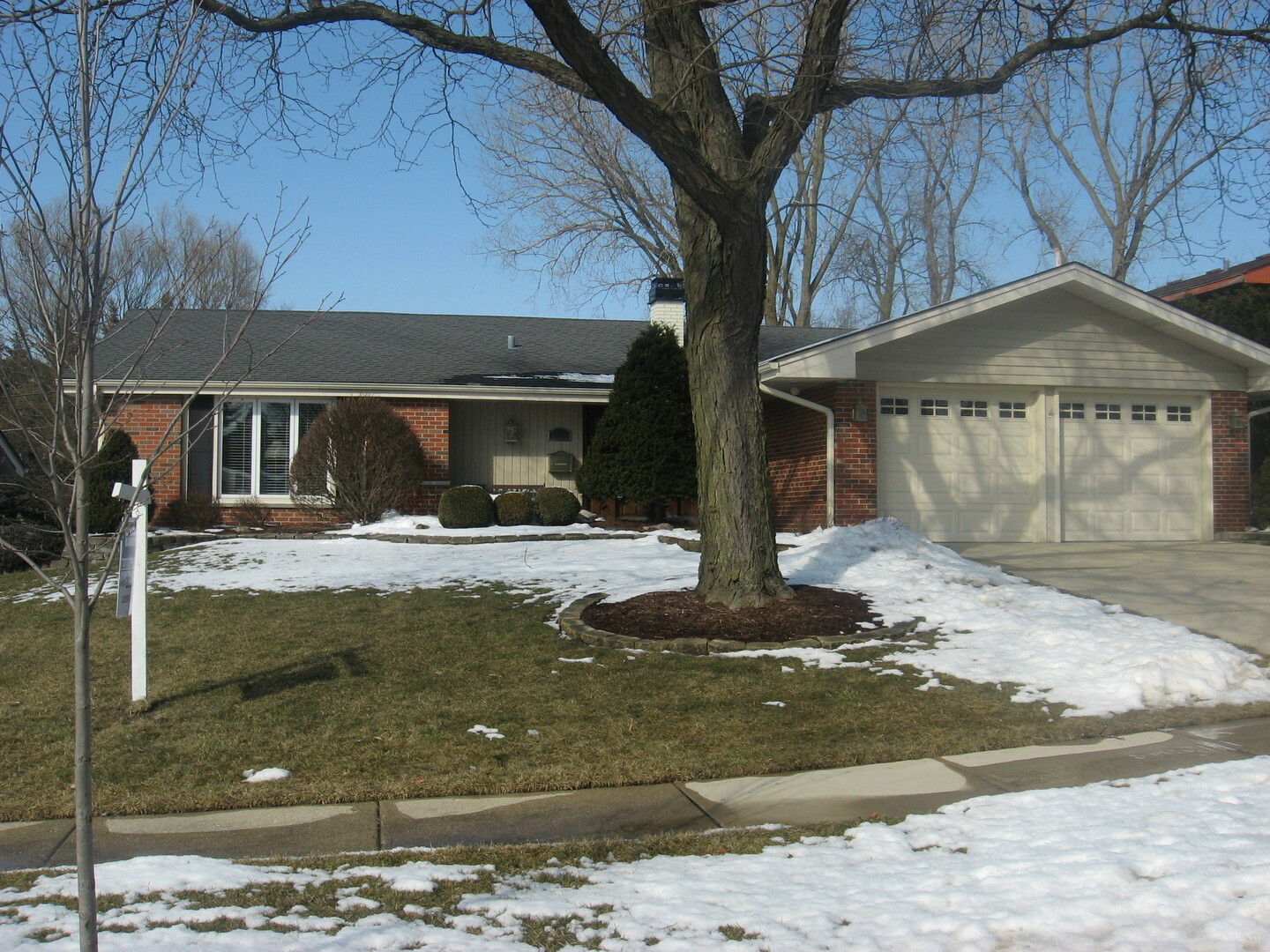 Property Photo:  1300 Rosedale Lane  IL 60169 