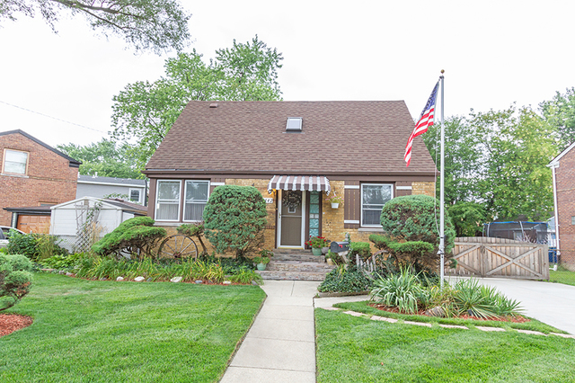 Property Photo:  2442 Elder Lane  IL 60131 