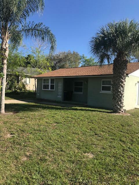 Property Photo:  2199 Avienda Avenue  FL 34950 