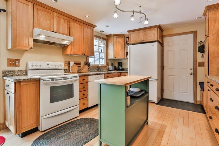 Property Photo:  34 Margate Drive  NH 03032 