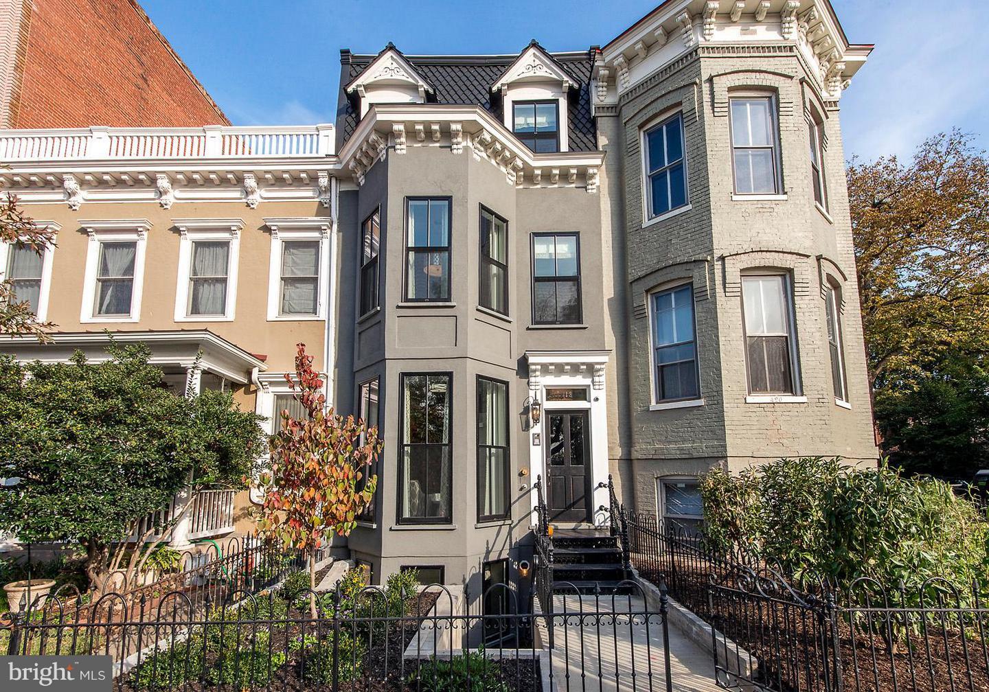 Property Photo:  418 Seward Square SE 1  DC 20003 