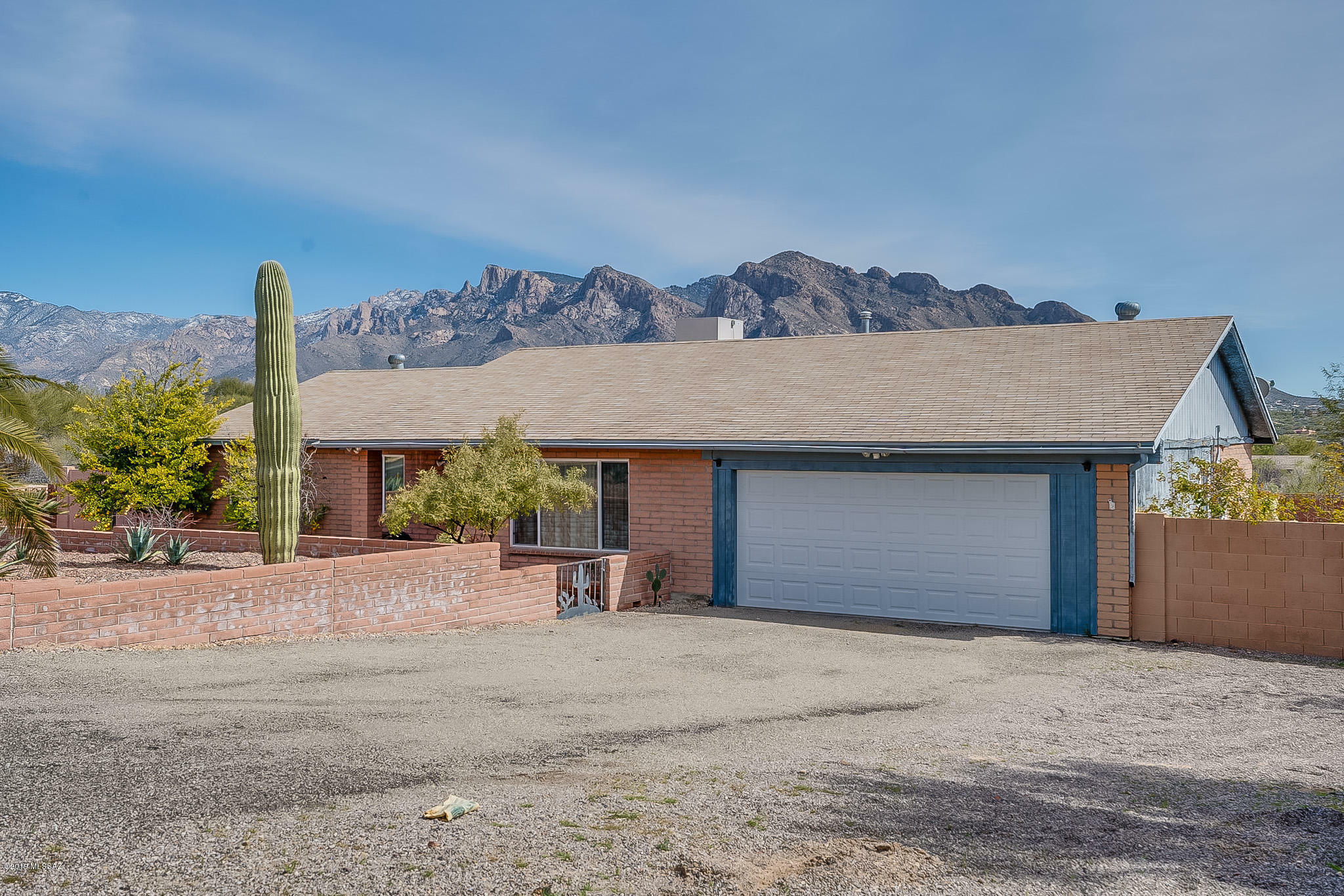 Property Photo:  1661 W Cascabella Drive  AZ 85737 