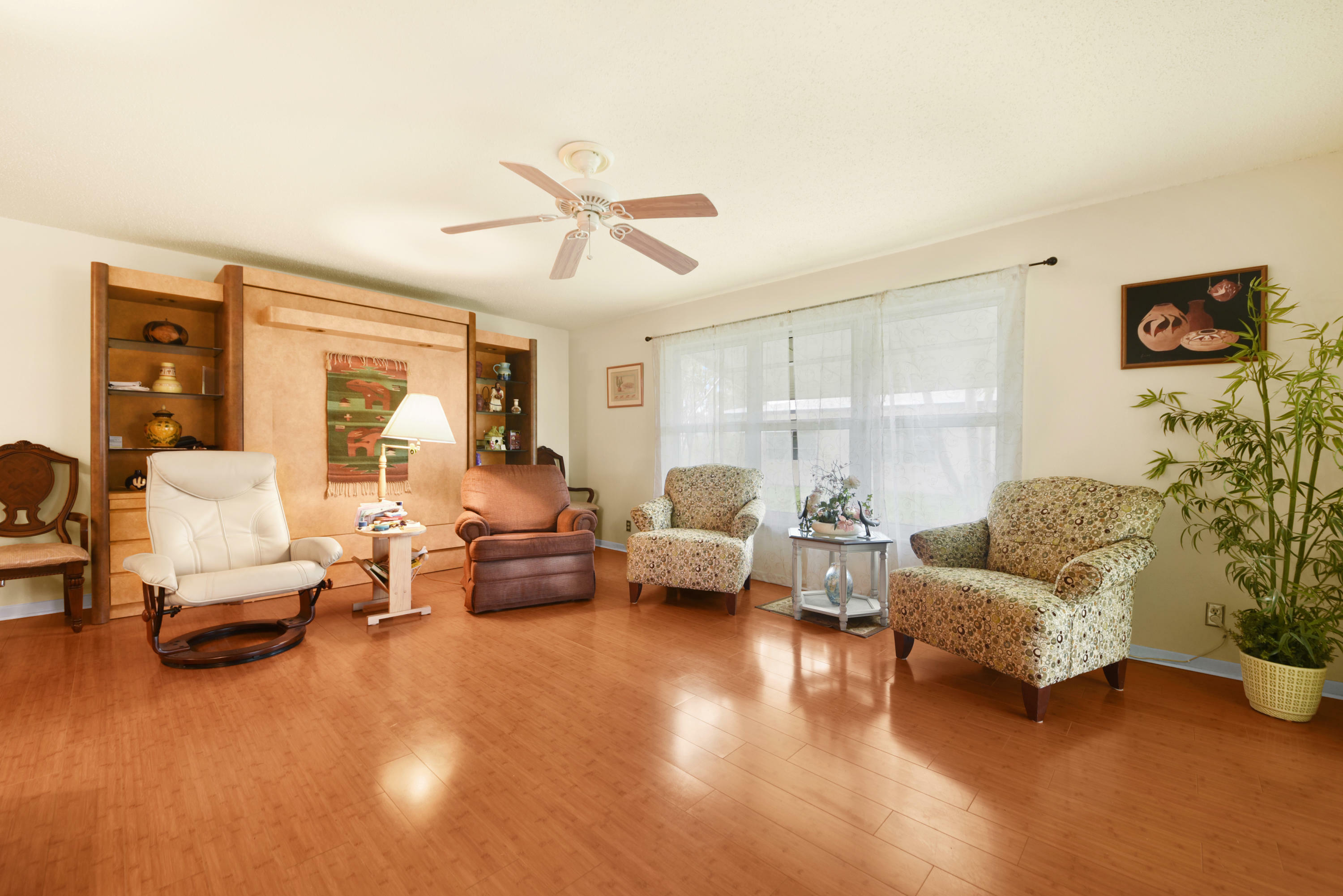 Property Photo: 940 S Drive Terrace D FL 33445