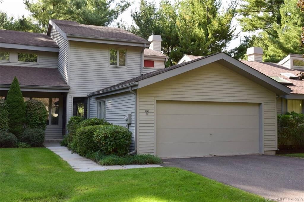 Property Photo:  7 Bramble Bush 7  CT 06001 