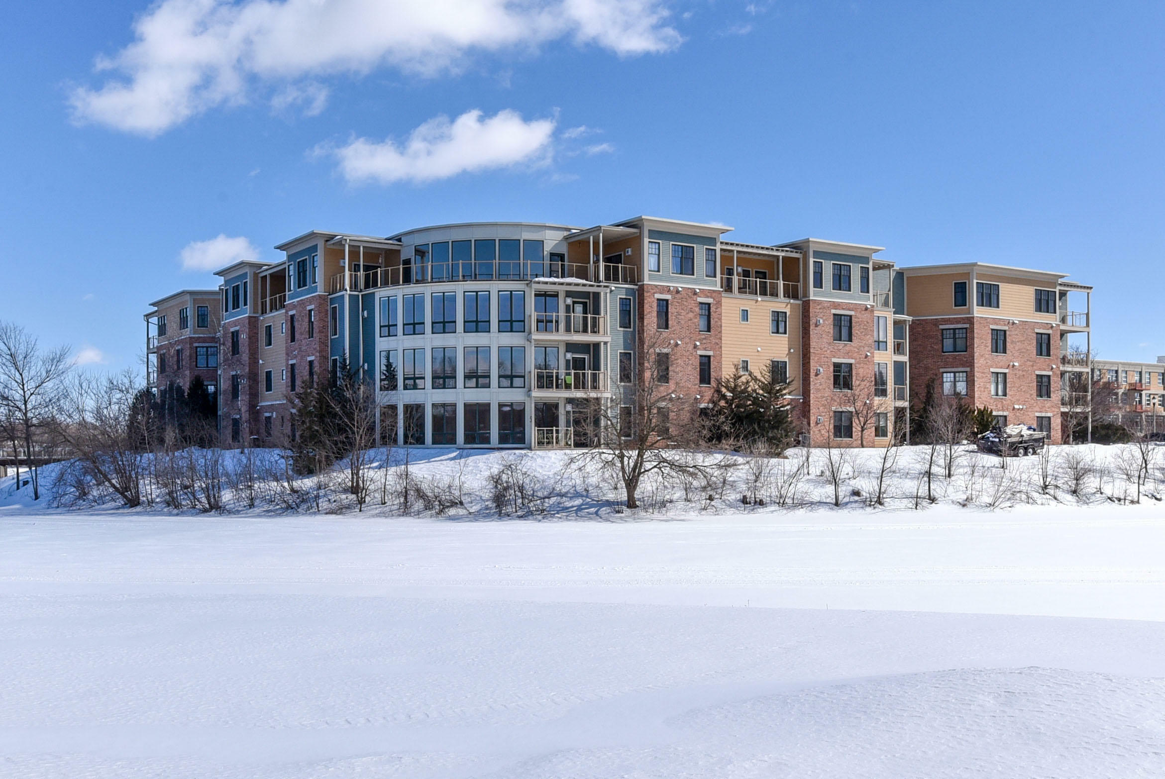 Property Photo:  690 Rivershores Dr 303  WI 53090 