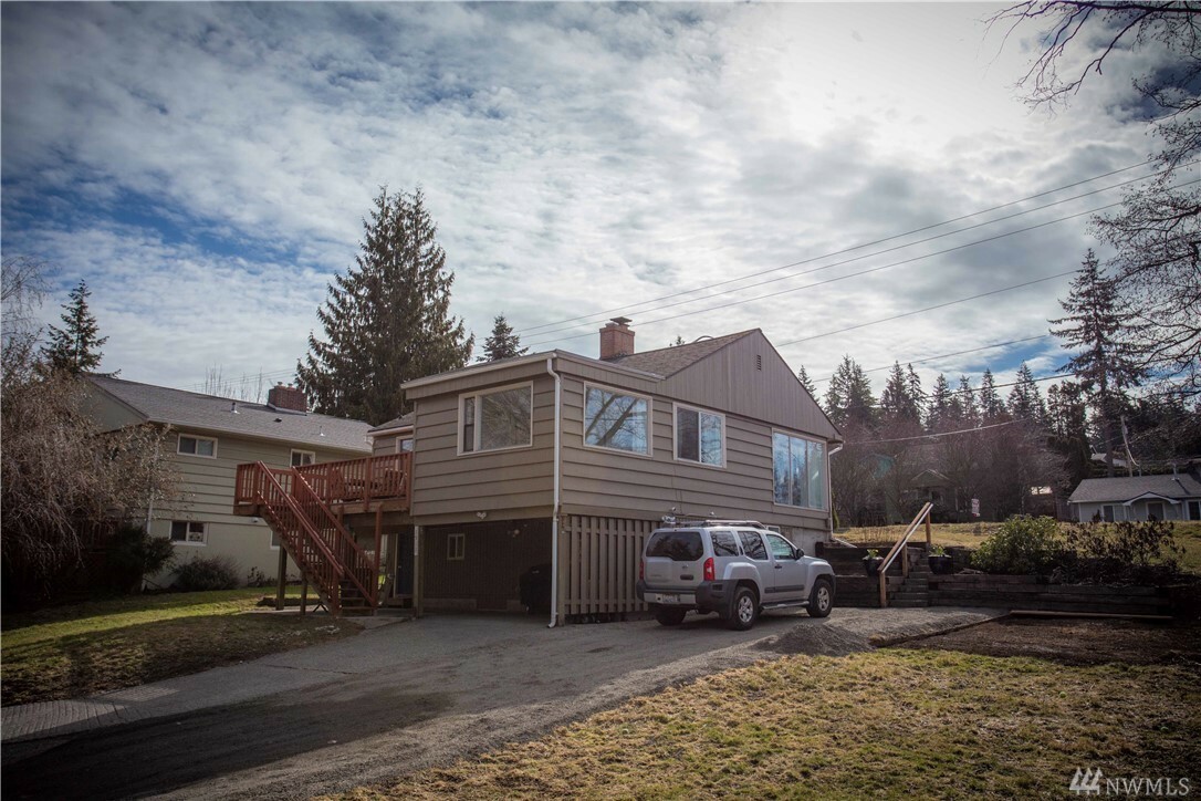 Property Photo:  1511 Lakeway Dr.  WA 98229 